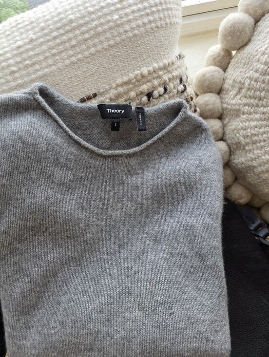 Theory Sweaters - Theory 100% Cashmere Short Sleeve Tolleree Sweater Gray Size Small